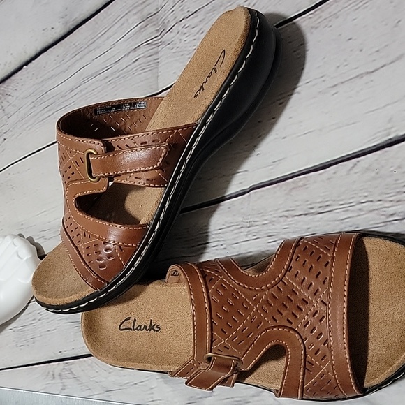 Brown slip on shoes Clark's - Picture 3 of 4